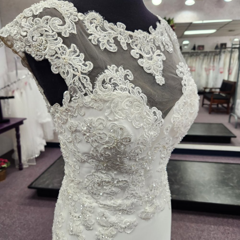 Casablanca BL206 Ivory Size 8 Bridal Gown/Wedding Dress - Picture 4 of 8